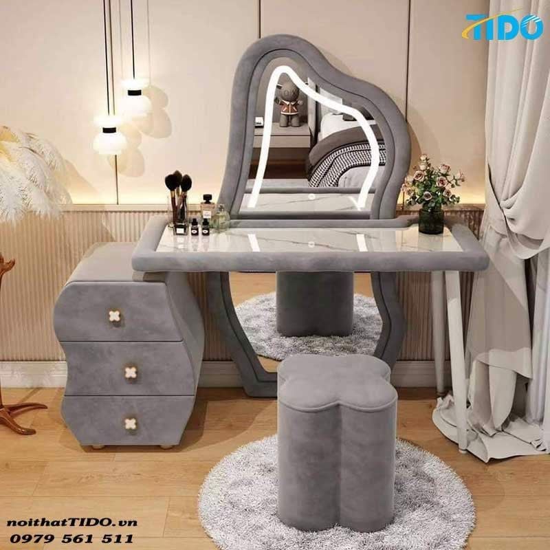 Bàn trang điểm có gương cảm ứng - Có đắt không?