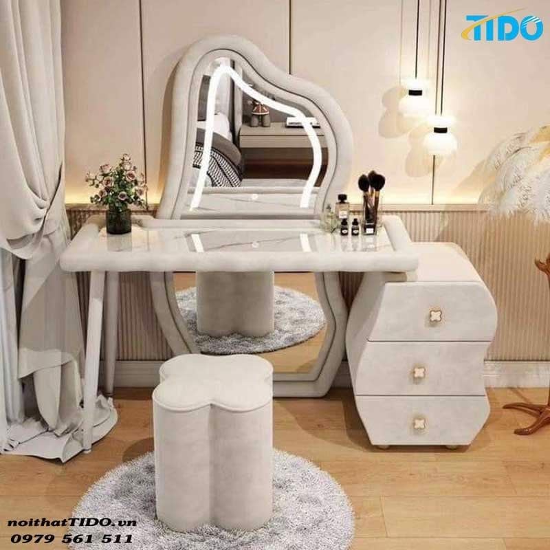 Bàn phấn thông minh giúp chị em làm đẹp