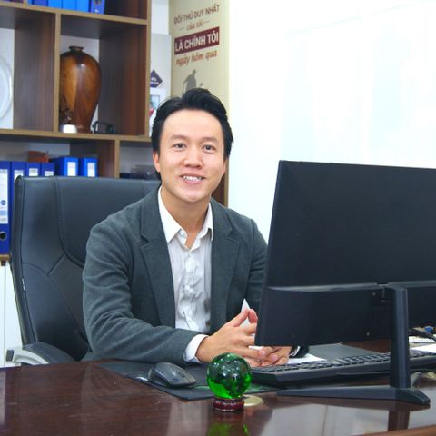 ong Nguyen Kim Tien la sang lap va dieu hanh Lang nam Bon Mua va Vnmushrooms farm.