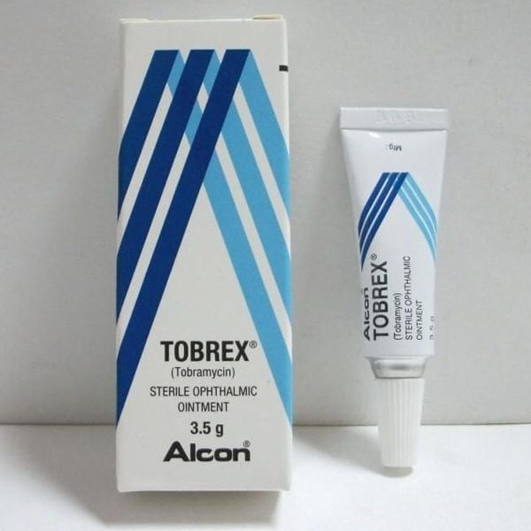 Thuốc nhỏ mắt Tobrex hỗ trợ làm sạch vùng da xung quanh mắt