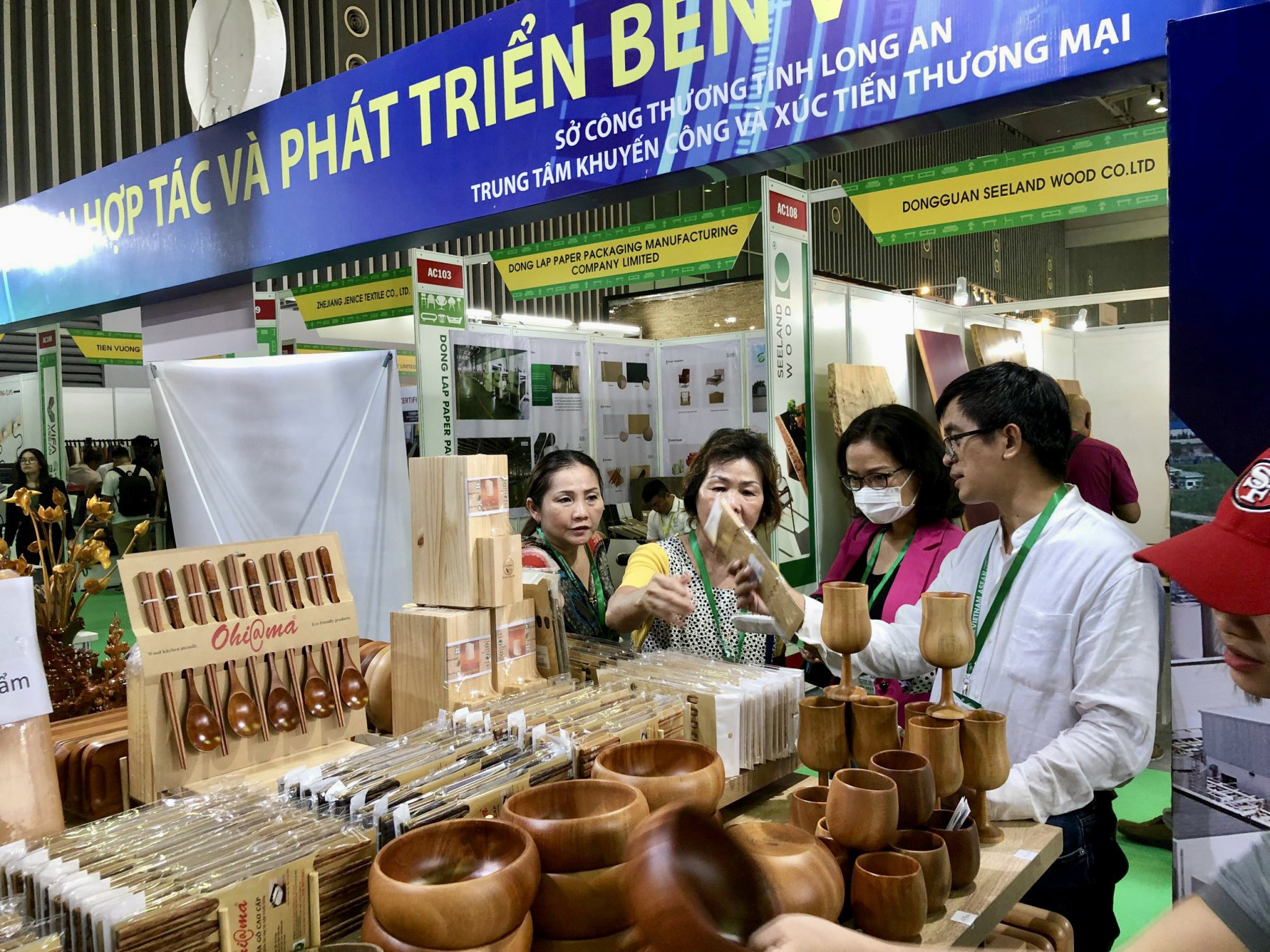 Hòa Mai tìm cơ hội xuất khẩu tại: Hội chợ quốc tế đồ gỗ và mỹ nghệ xuất khẩu Vifa Asean 2023