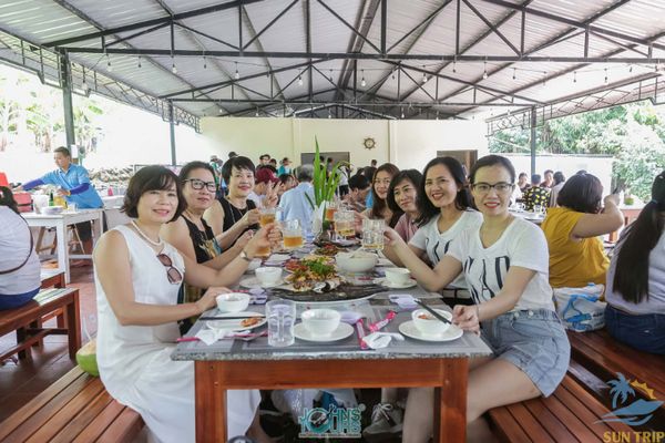 Bữa ăn trong tour du lịch 4 đảo Phú Quốc có gì đặc biệt?