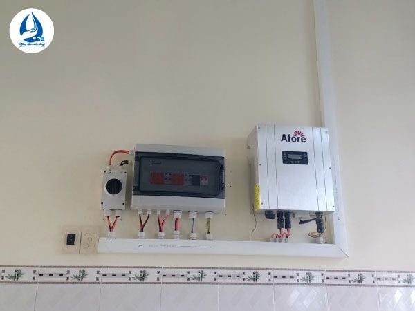 he-thong-dien-nang-luong-mat-troi-hybrid-10kw-luu-tru-10kw