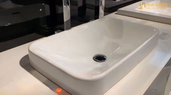 cac loai nap bon cau rua mat inax