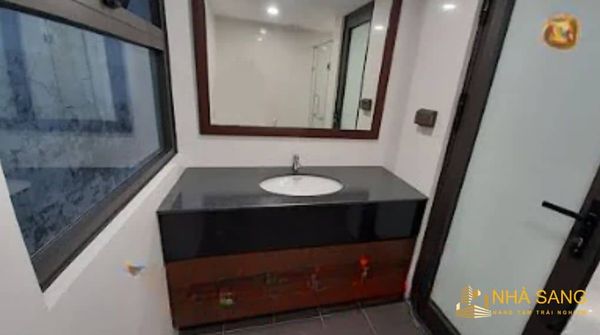 ve sinh lavabo ban da dung cach