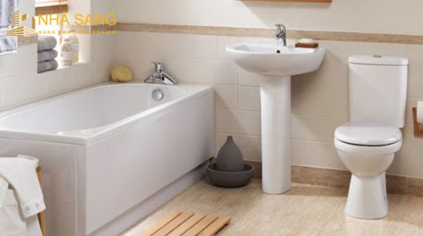 nha ve sinh thong minh cho nguoi gia