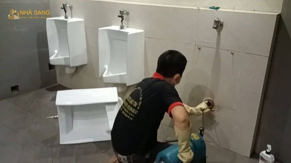 thong hut be phot bon tieu nam