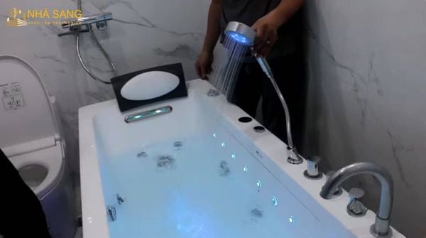 van hanh thu bon tam massage