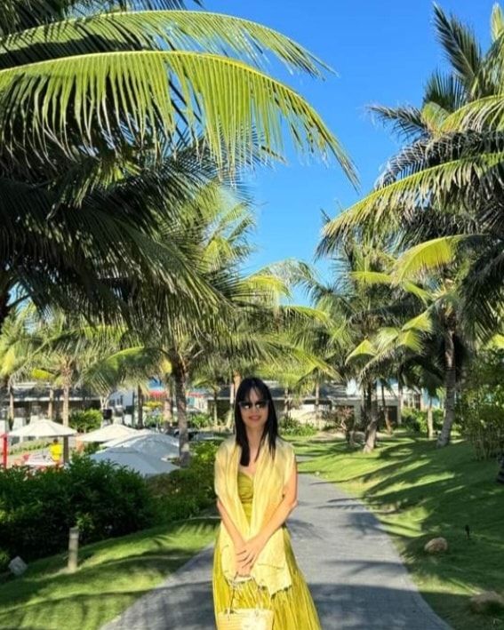 Lan tỏa cái đẹp- Khăn tơ vàng nguyên bản