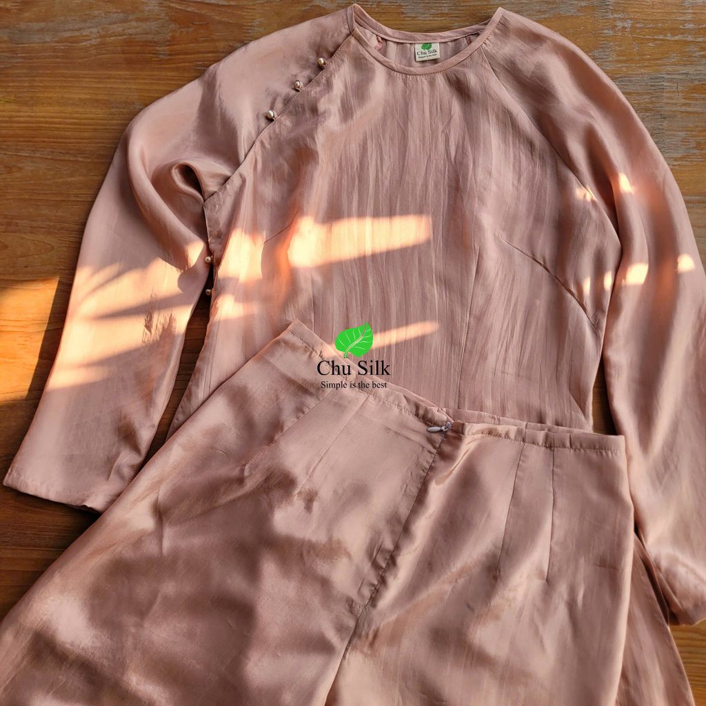 Áo dài tơ nõn truyền thống