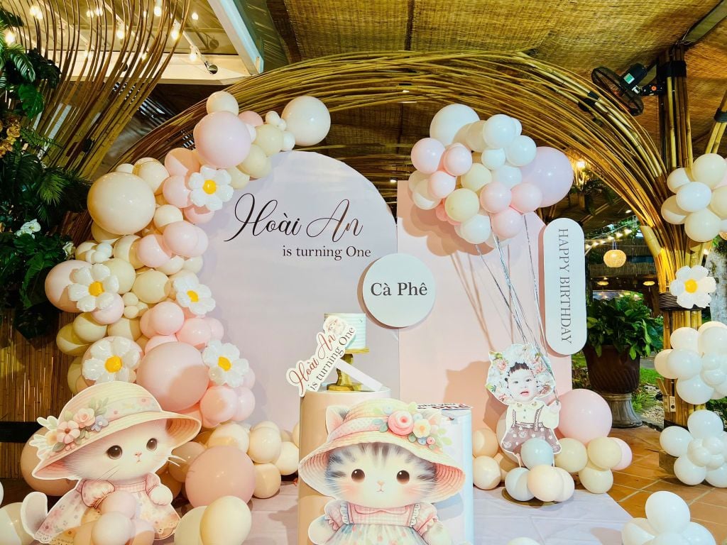 Sinh Nhật Ngọt Ngào Tại Yến Tiệc Đông Hồ Eden