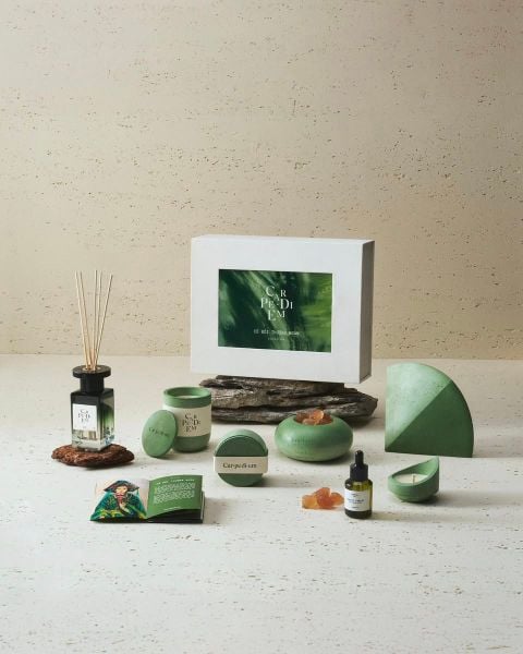 BST Cô Đôi Thượng Ngàn là sự kết hợp giữa hình tượng thiêng liêng và ngôn ngữ thiết kế đương đại.