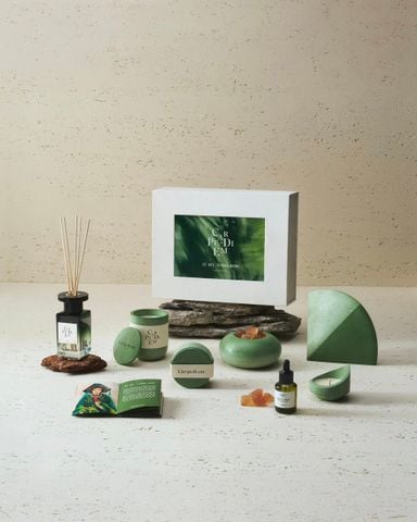 BST Cô Đôi Thượng Ngàn là sự kết hợp giữa hình tượng thiêng liêng và ngôn ngữ thiết kế đương đại.