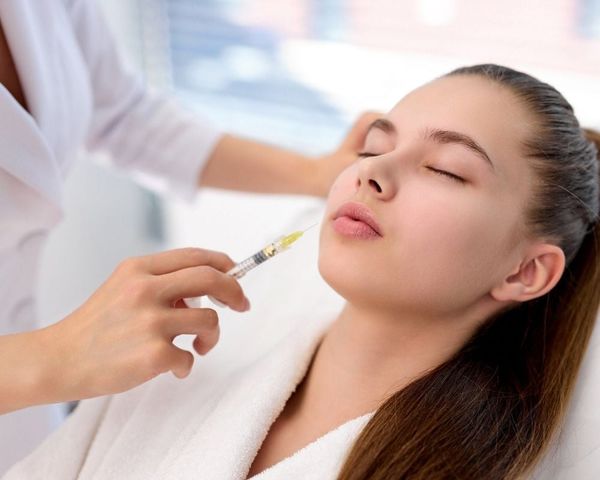 Hướng dẫn chi tiết cách chăm sóc da sau khi cấy máu tự thân