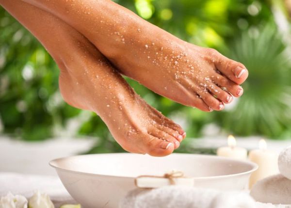 Bật mí 5 Cách tẩy tế bào chết cho da chân tại nhà đơn giản nhất