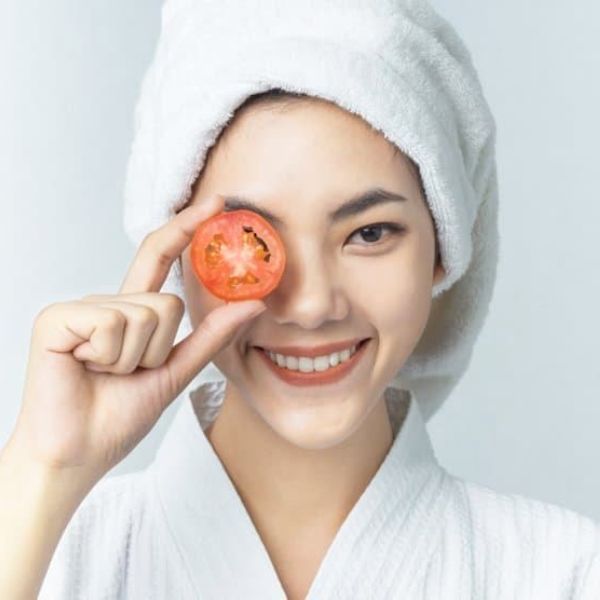 Đắp mặt nạ cà chua có bị ăn nắng không? Cách đắp hiệu quả nhất