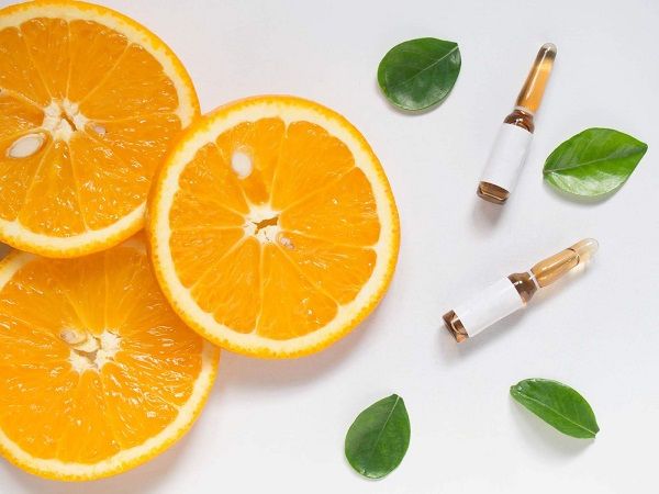 Nên dùng serum vitamin C vào lúc nào thì tốt?