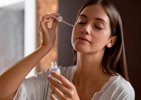 Thoa serum bị nóng mặt, rát mặt cần phải làm gì?