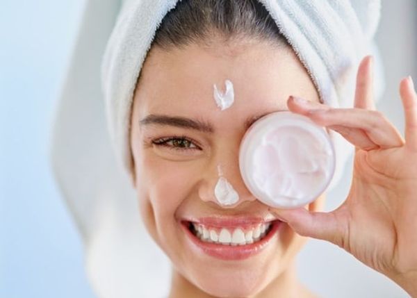 10 Thói Quen Chăm Sóc Da Hàng Ngày Để Da Luôn Khỏe Đẹp