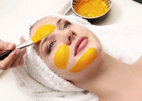 Cần lưu ý gì khi đắp mặt nạ tinh bột nghệ trị nám