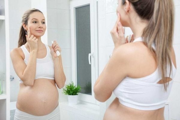 Những vấn đề da thường gặp khi mang thai và cách chăm sóc an toàn