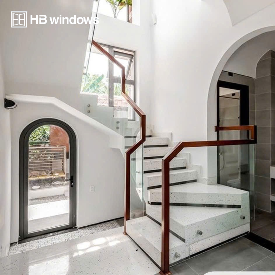 Cầu thang kính không trụ