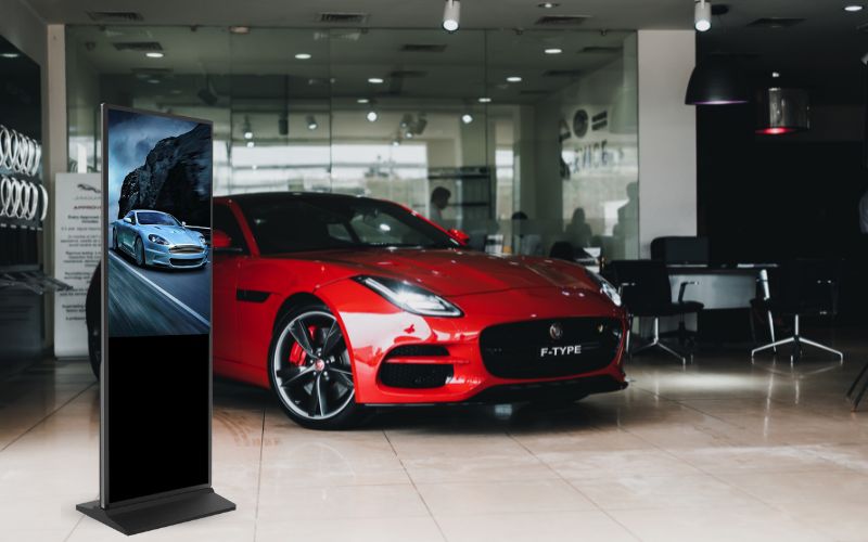 Màn hình standee là gì? 5 ưu điểm vượt trội mà bạn nên biết