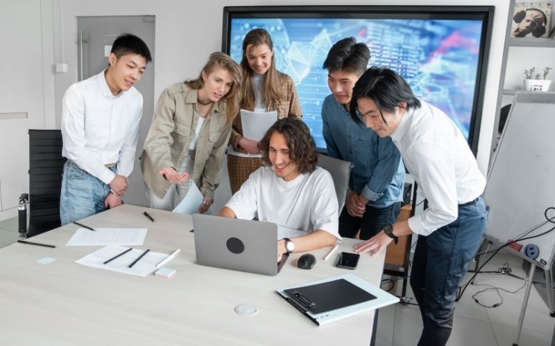 khung cảm ứng hồng ngoại cho văn phòng
