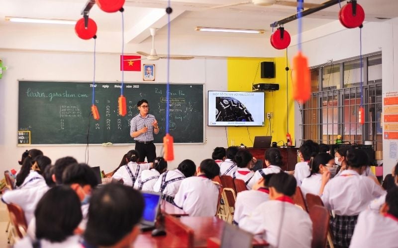khung cảm ứng hồng ngoại