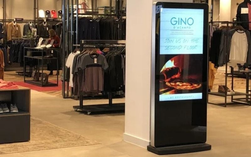 Standee điện tử 32 inch