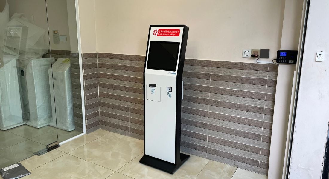 máy kiosk 17 inch 17P