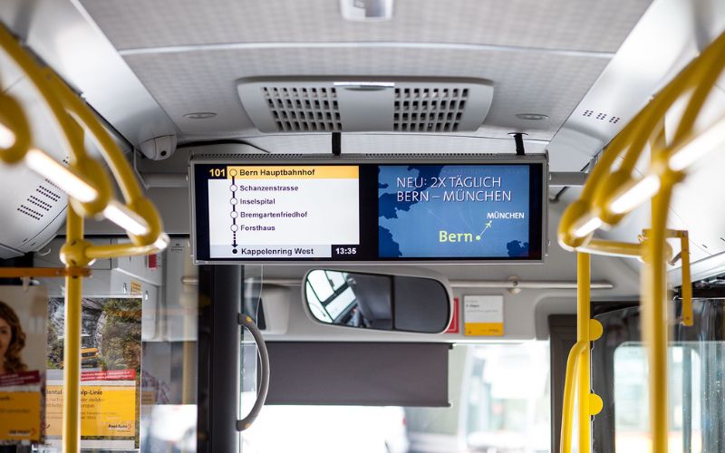 màn hình lcd quảng cáo xe buýt
