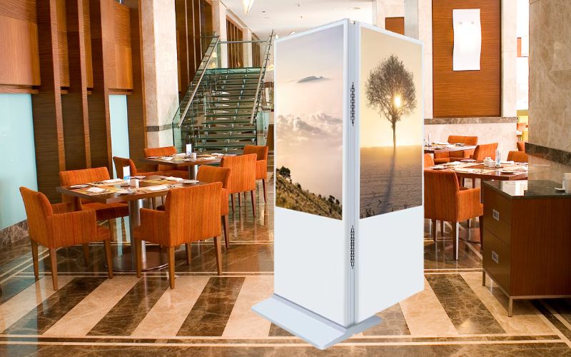 Màn hình quảng cáo chân đứng 2 màn hình tại nhà hàng
