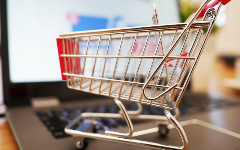 màn hình quảng cáo LCD chân đứng
