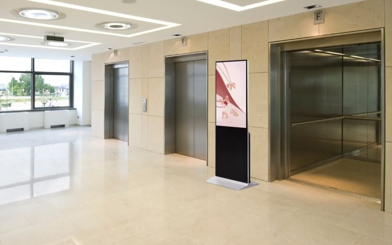 standee điện tử