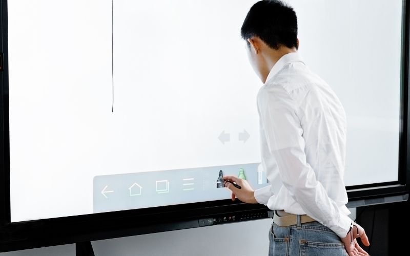 tivi cảm ứng dạy học