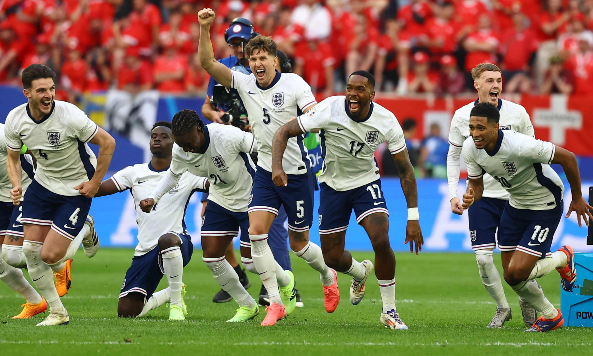 Đội tuyển Anh may mắn vào bán kết EURO ?
