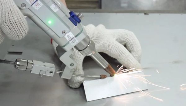 Máy hàn laser công nghệ cao - Đỉnh cao của nền công nghiệp hàn - 1