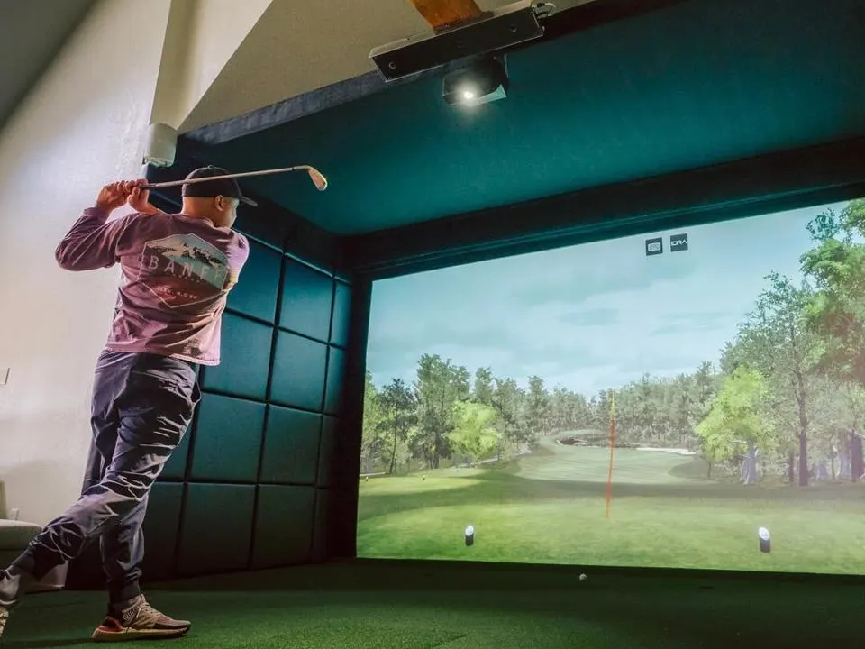 Bạn có muốn có một máy mô phỏng chơi golf tại nhà không?