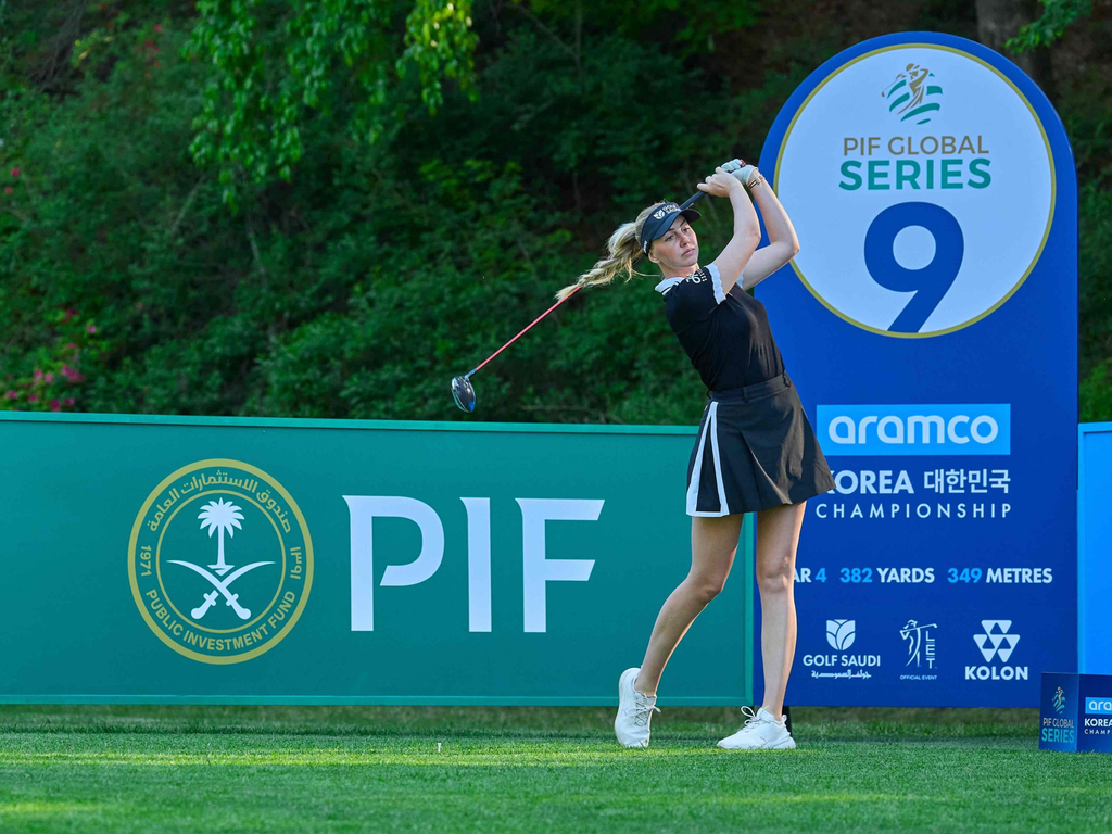 Charley Hull rút lui khỏi Giải vô địch PIF London vì chấn thương mắt cá chân