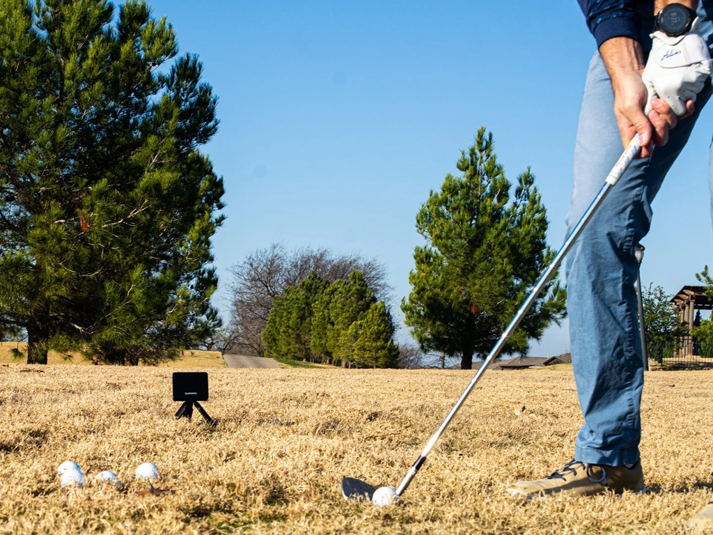 Chọn cảm biến golf di động phù hợp nhất với trò chơi của bạn