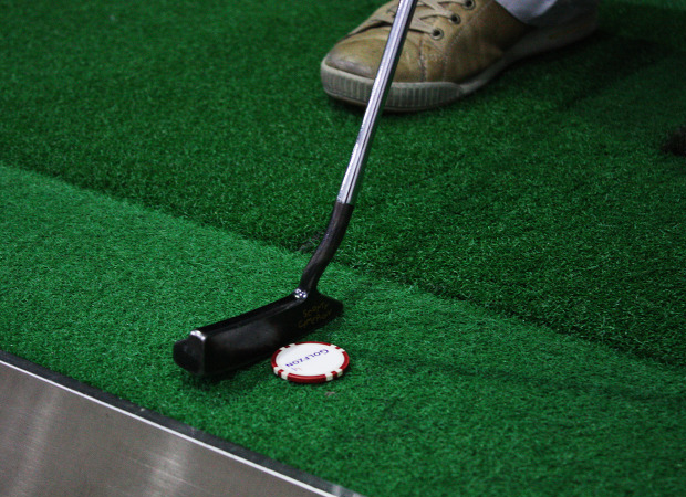 Tập putt (gạt bóng) tại nhà