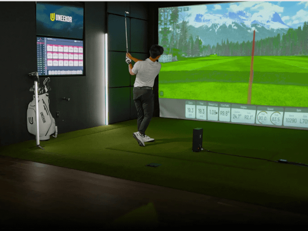 Huấn luyện với máy mô phỏng chơi Golf