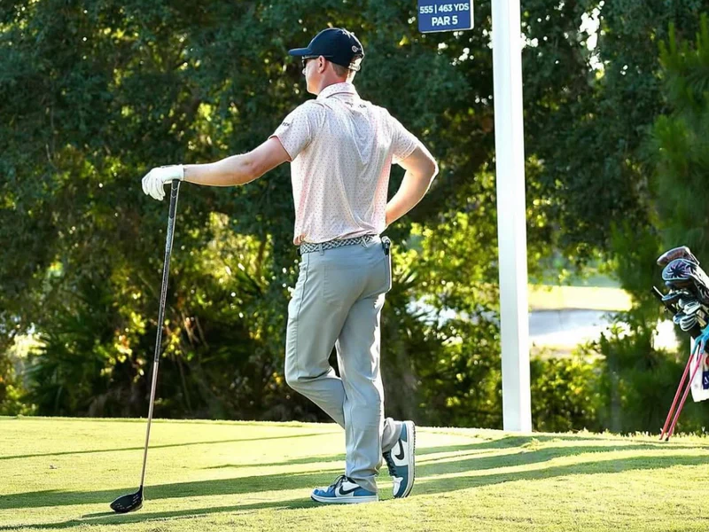 Rupe Taylor chơi golf trong nhà và giành được chức vô địch PGA