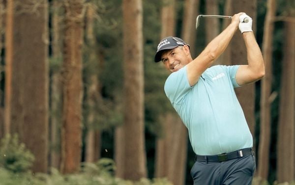 Padraig Harrington là người chơi thứ năm tham dự The Open và Senior Open