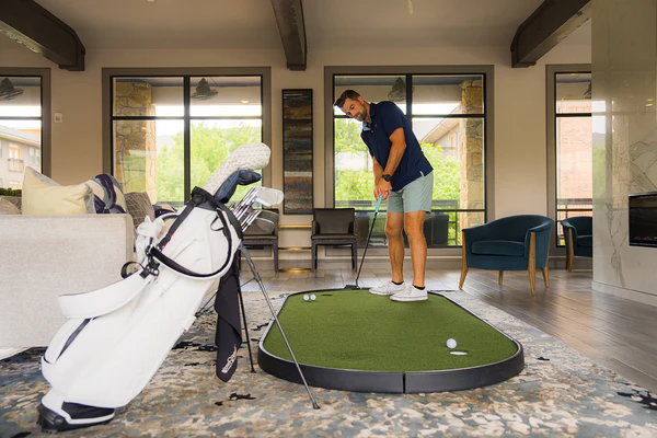 Bài tập putting với thảm Greens