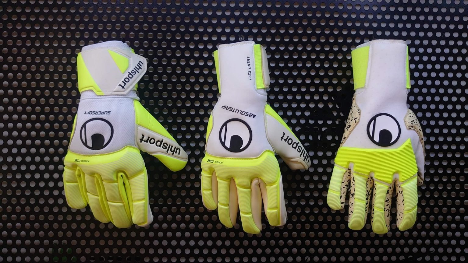 [Chia sẽ]: Phân biệt các loại mút (latex) cho các dòng găng tay thủ môn của Uhlsport (Đức)