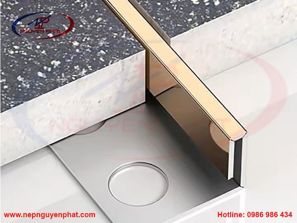 Nẹp inox ốp góc L5x10