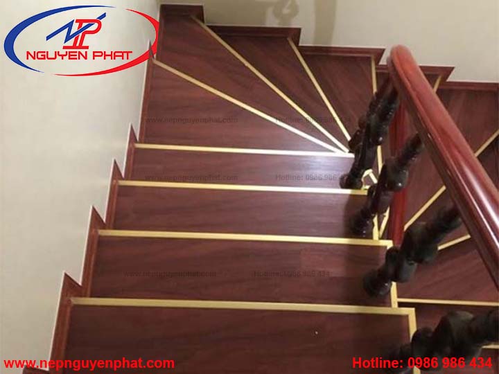 thi-cong-nep-dong-chu-l-20mm