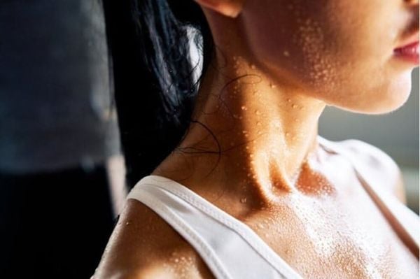 lựa chọn áo lá thấm hút mồ hôi tốt